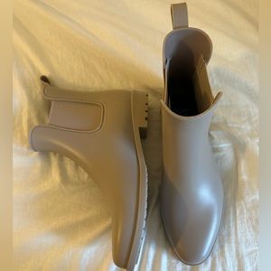 Size 10 tan matte boots